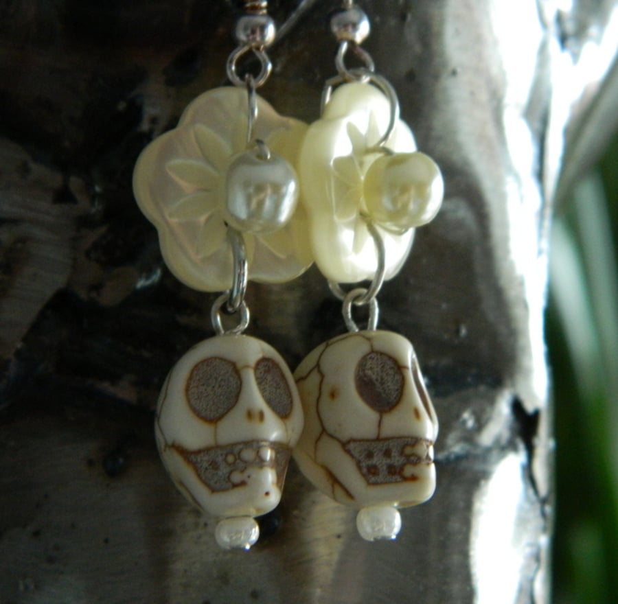 Cream sugar skull flower earrings using upcycled mother of pearl vintage buttons