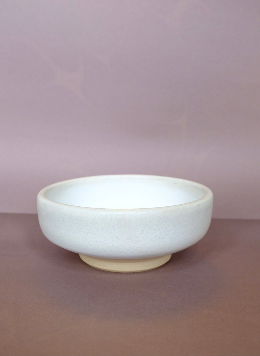 Matt white bowl