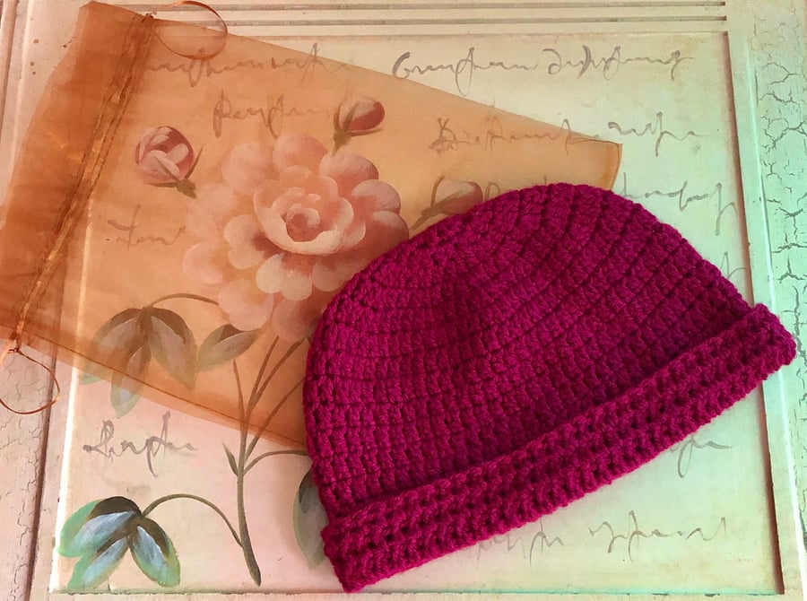 Womens crochet chunky beanie with up or down rim.