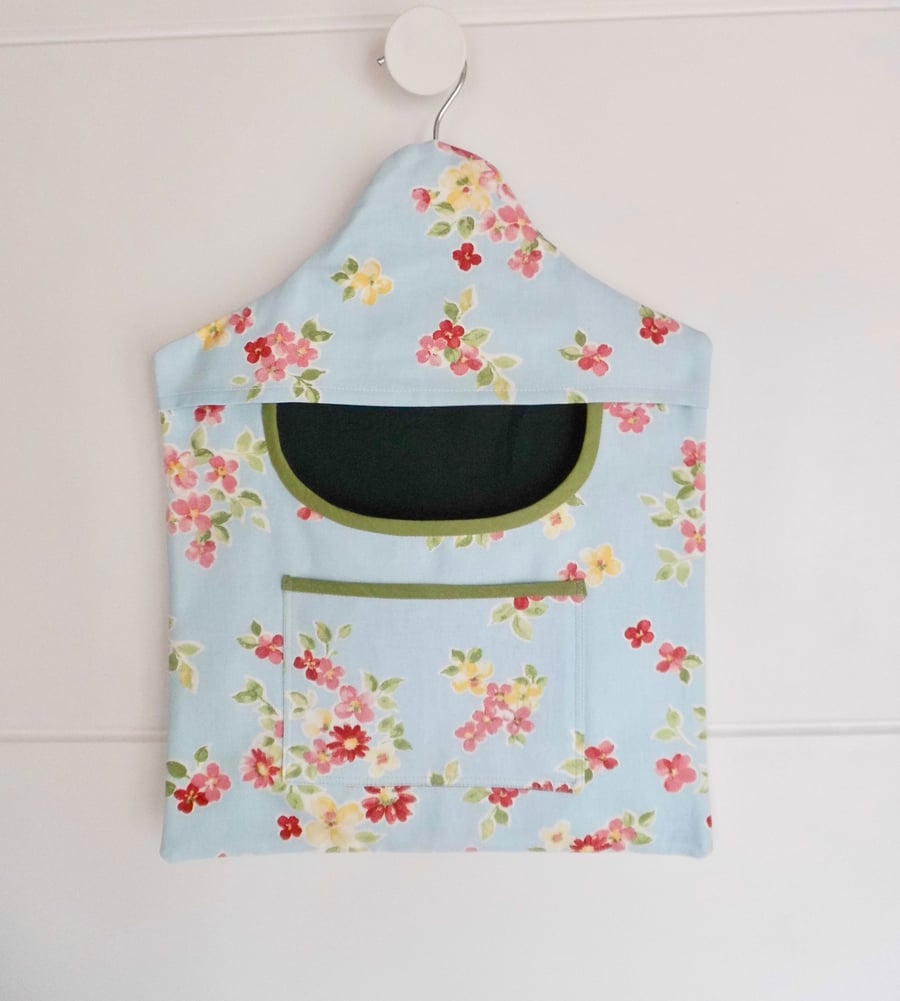 SOLD Peg bag in blue floral cotton fabric clothes pins bag with pocket