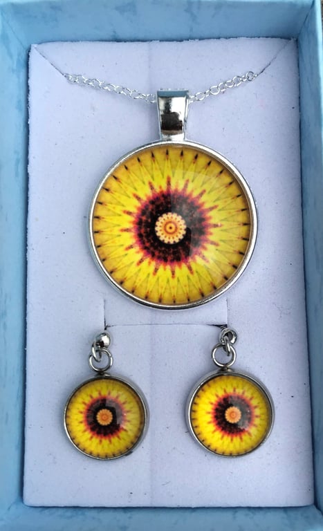 Glass Mosaic Effect Pendant Necklace and Drop Earrings Set - Sunrise