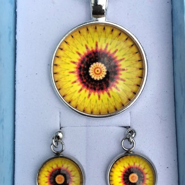 Glass Mosaic Effect Pendant Necklace and Drop Earrings Set - Sunrise