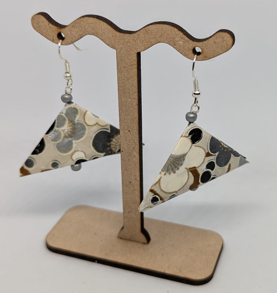 Japanese triangle paper earrings; beige, grey, black, white and gold