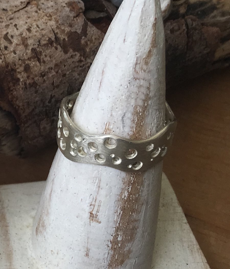 Sterling Silver 'Sea Foam' ring - unisex  Size S.5