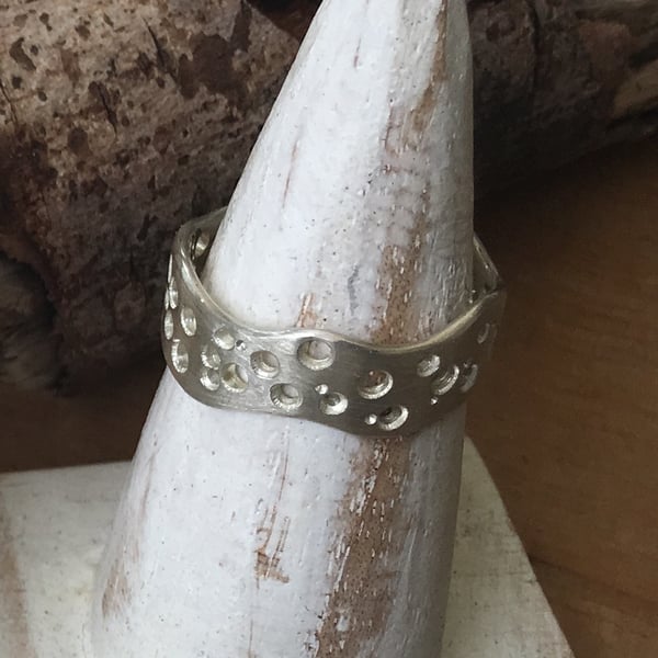 Sterling Silver 'Sea Foam' ring - unisex  Size S.5