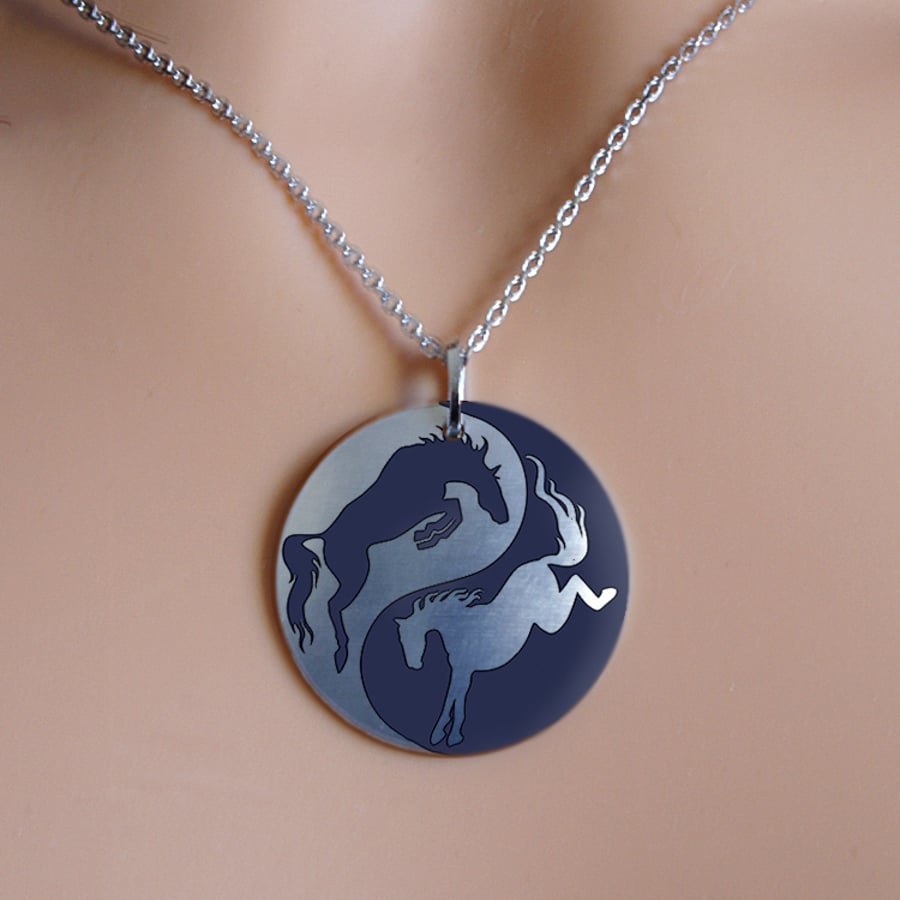 Horse necklace, 25mm disc pendant, handmade jewellery. (704)