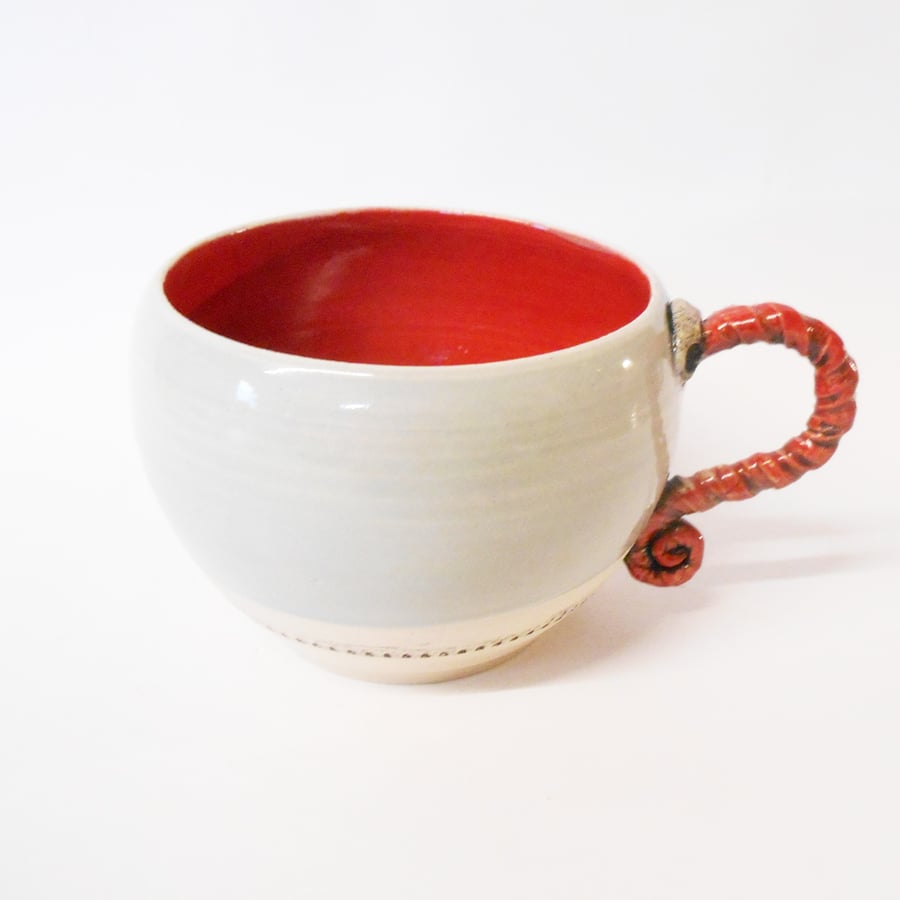 Mug Elegant Red and Grey Barley sugar Handled.