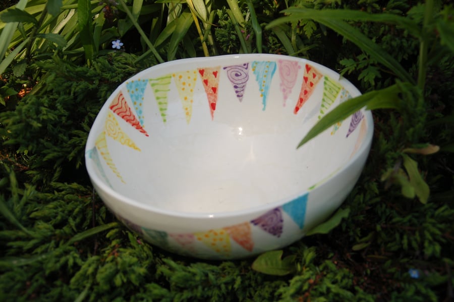 Bowl, endless summer bunting mugs