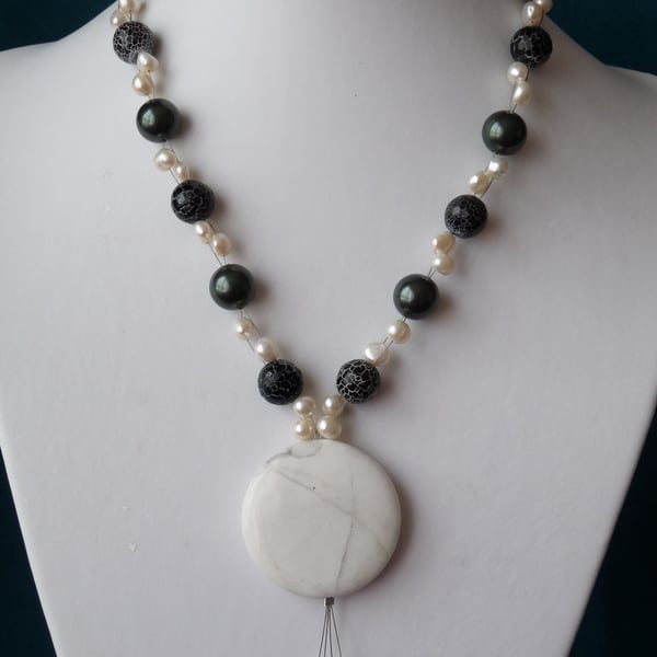 Black Agate, Freshwater Pearl & Howlite Pendant Necklace  - Genuine Gemstone 