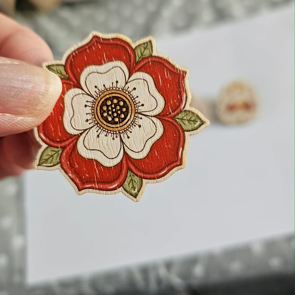 Tudor Rose Wooden Pin Badge - Historic England Inspired Floral Brooch - Handmade
