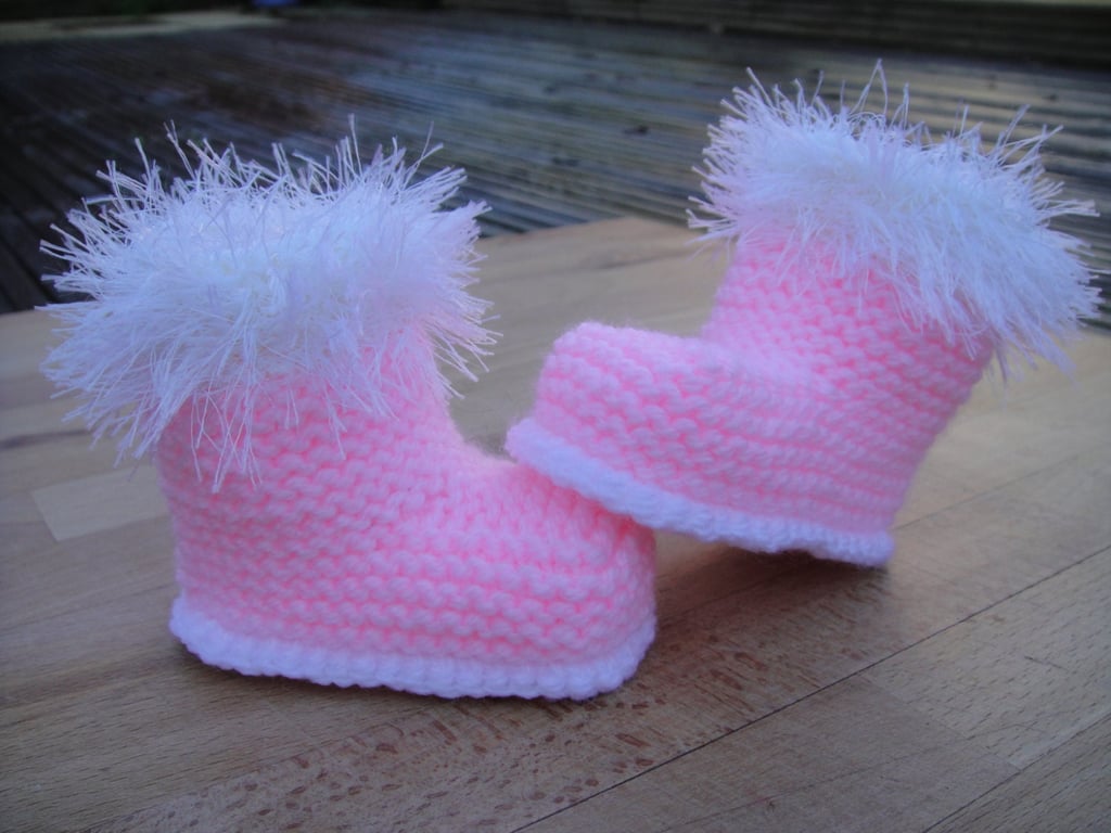 Fur trimmed Babies booties, Knitted boy and girls shoes. 