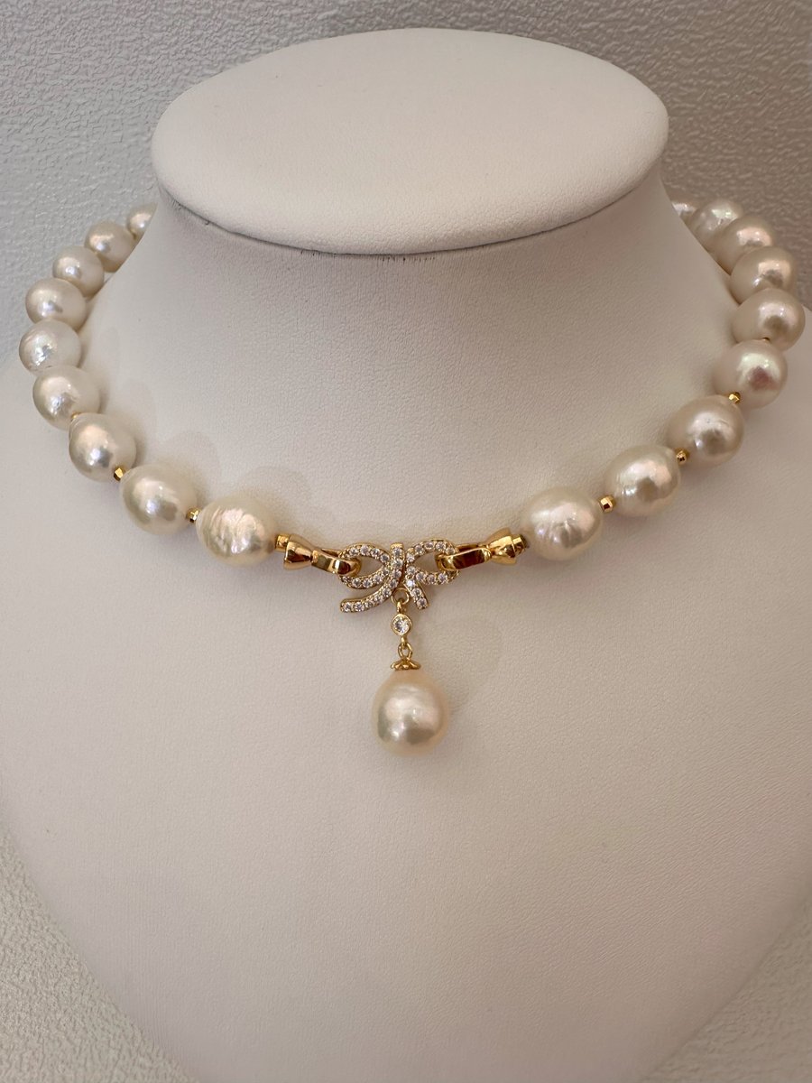 thumbnail image 2 of Genuine Huge 11-12mm Natural White Freshwater Baroque Pearl Necklace 14-36" 2 of 5