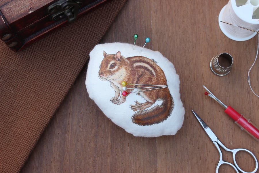 Chipmunk Welsh Tweed Magnetic Pin Cushion - Animal Needle Minder