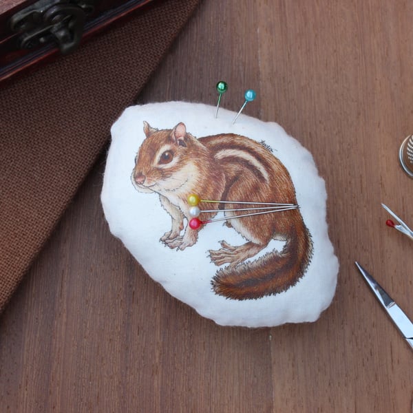 Chipmunk Welsh Tweed Magnetic Pin Cushion - Animal Needle Minder