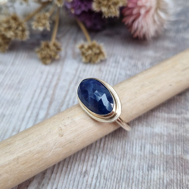 9ct Gold and Blue Sapphire Ring - UK Size N - JBJ9005