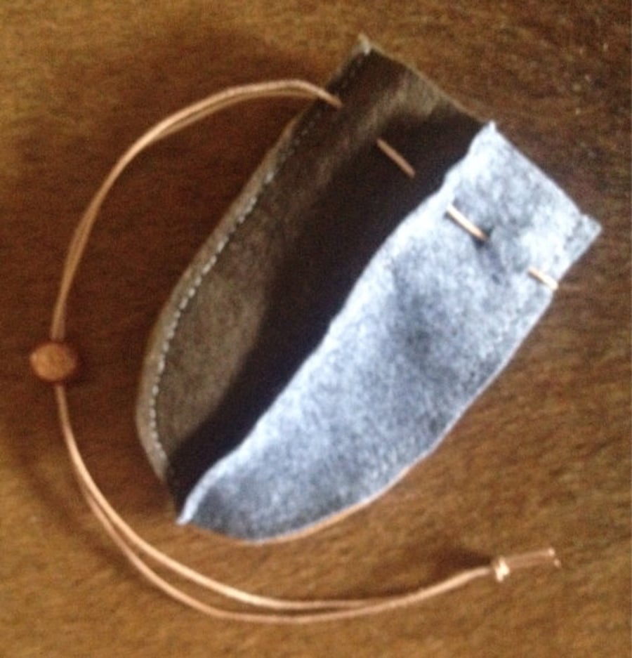 Felt drawstring pocket