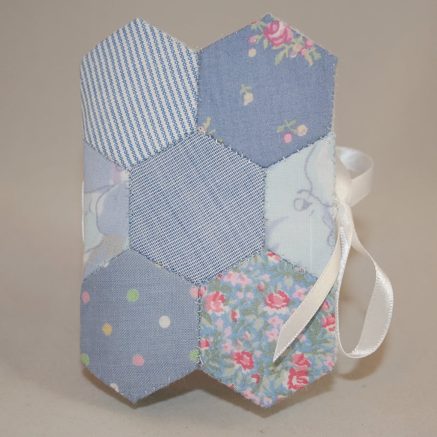 Hexagoal patchwork needle book