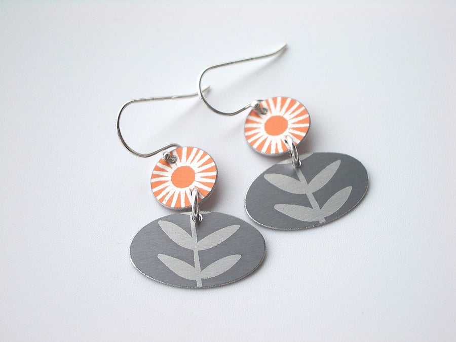 Flower earrings in orange and grey