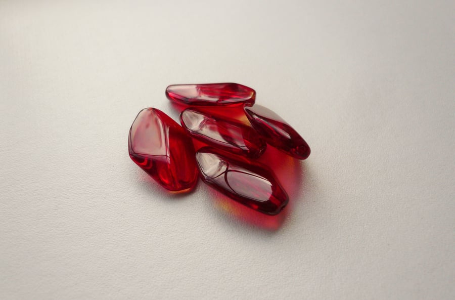 5 Red Flat Oval Glass Beads