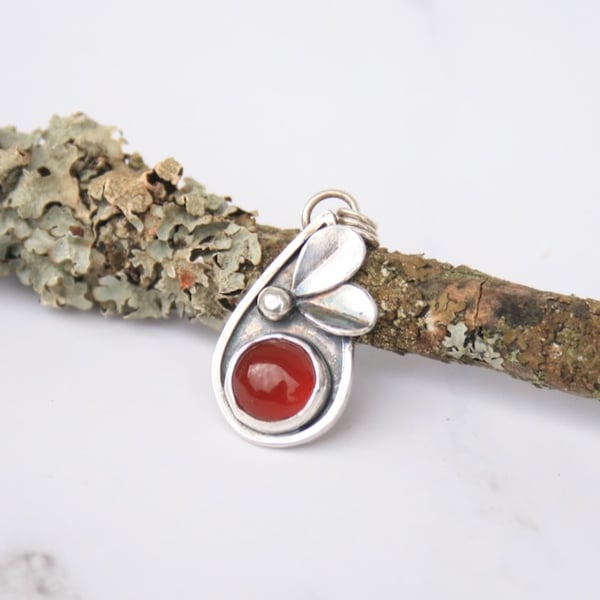 Sterling silver carnelian gemstone necklace