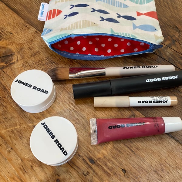 Oil Cloth Make Up Bag (778)