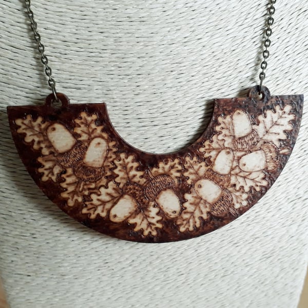 Pyrography acorn & oak leaf pendant