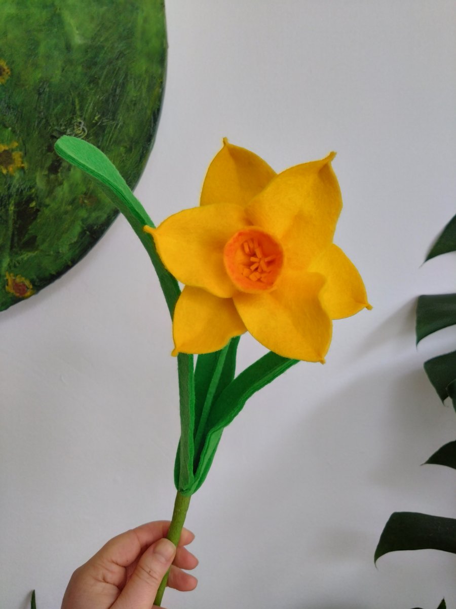 Felt Daffodil Stem