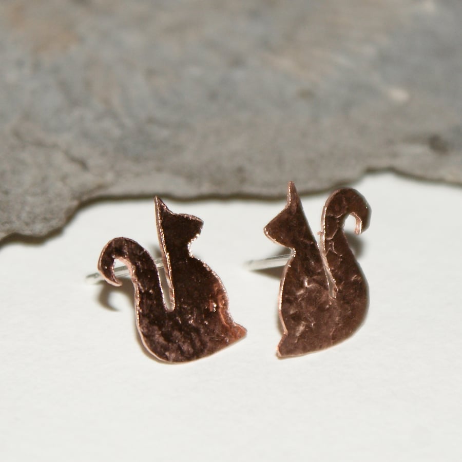 Tiny squirrel stud earrings - copper