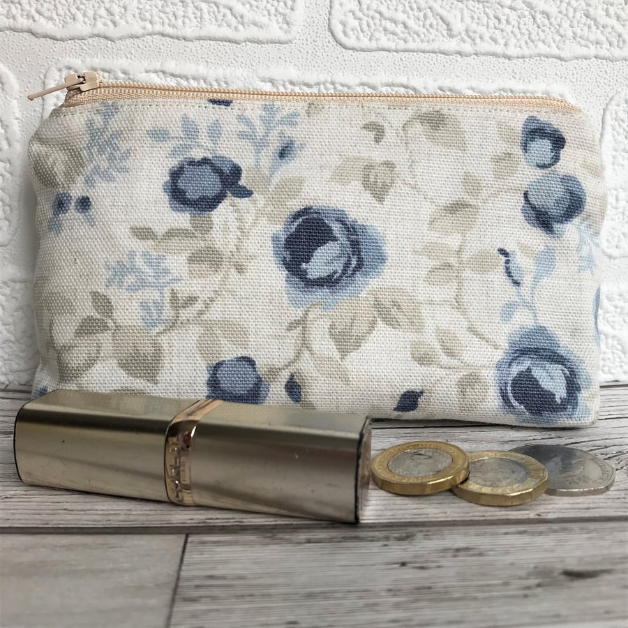 Large purse, coin purse in cream with blue roses
