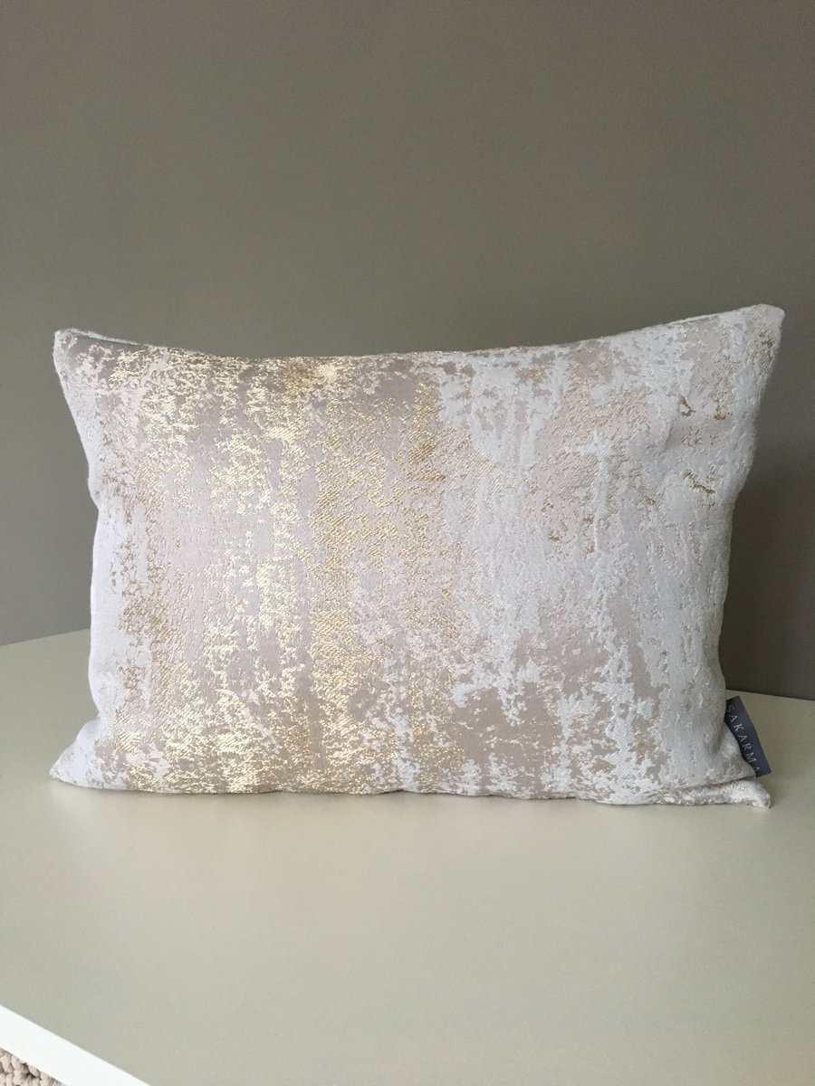Cushion - Silver and Gold