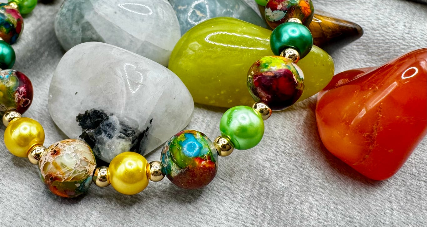 Green glass pearl and Jasper bracelet - elasticated