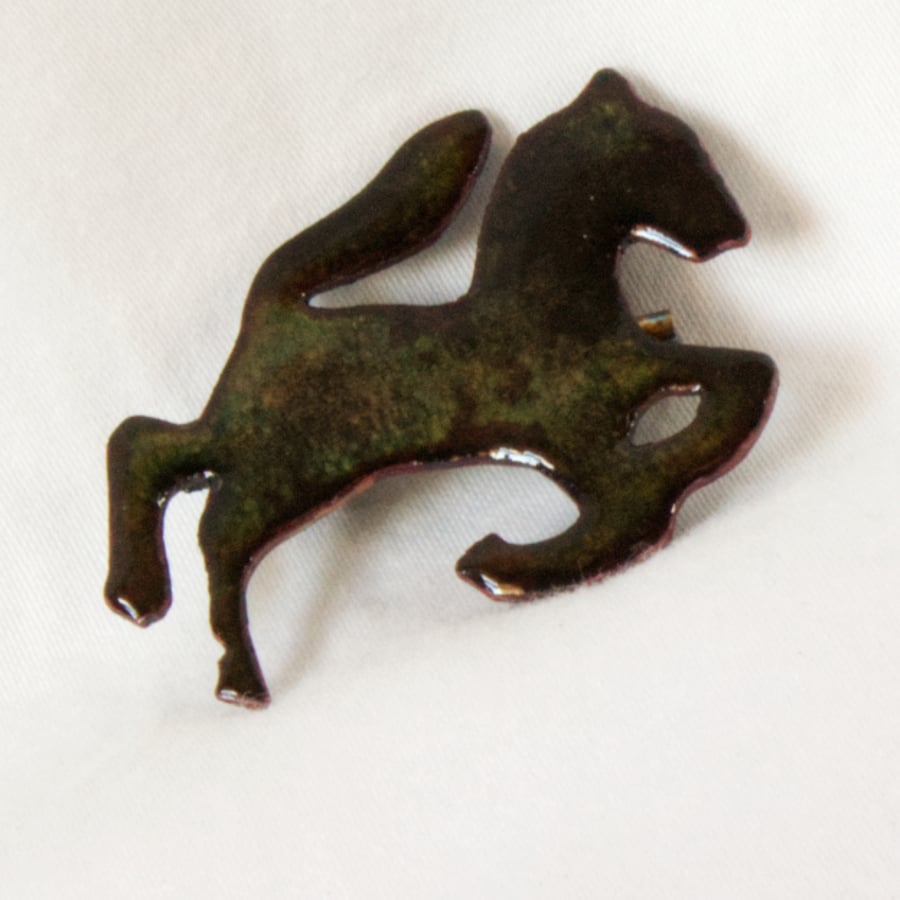 brooch: black horse No2