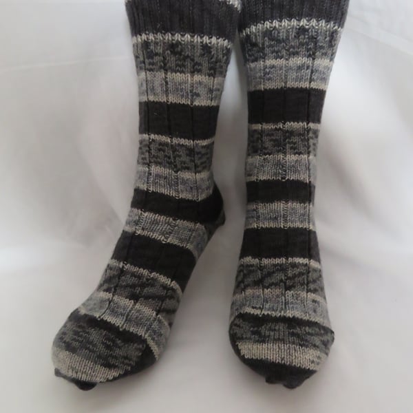 Hand-cranked Knitted Ribbed Wool Socks Size 4 to 5