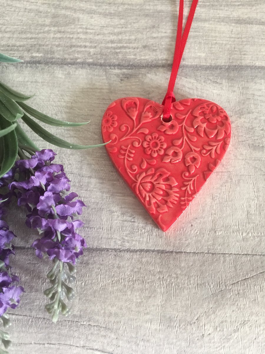 Ceramic textured hanging heart shaped decoration - Medium - Red
