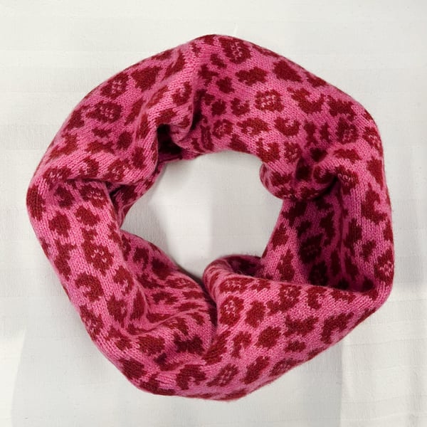 SECONDS SUNDAY Leopard knitted cowl - pink and red