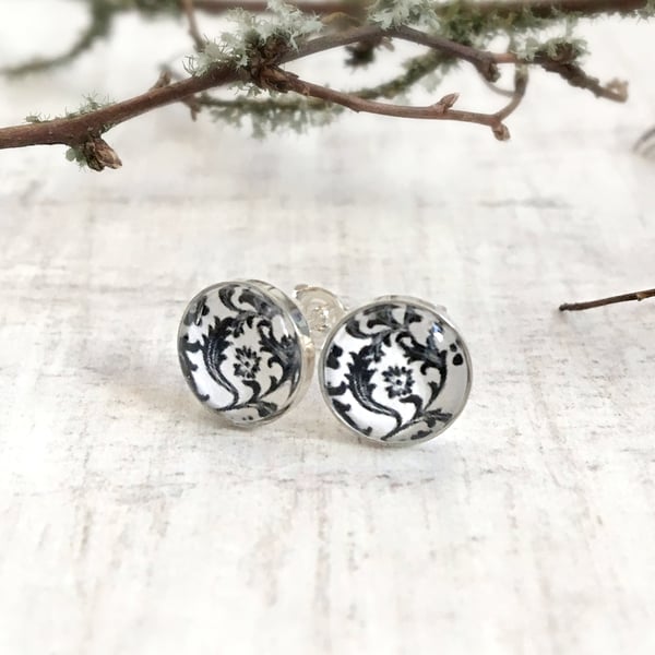 Sterling Silver Stud Earrings with Black & White Floral Pattern - Flower Earring