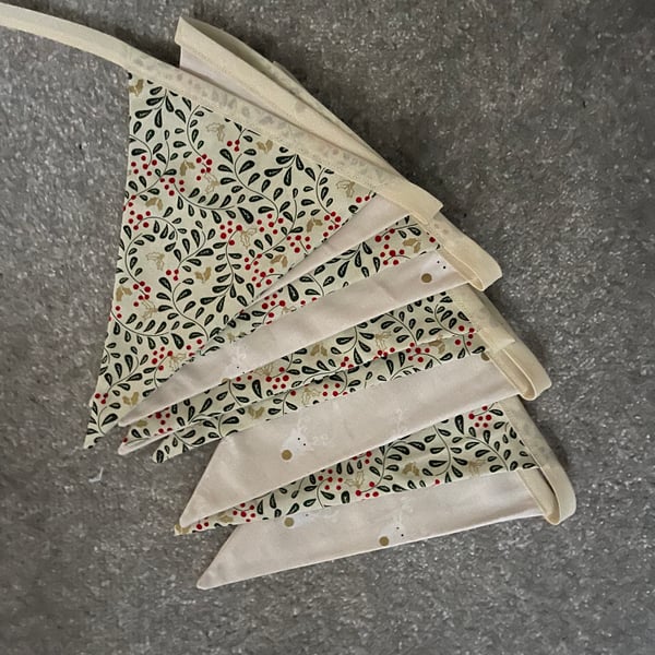 Reindeer and Holy bunting