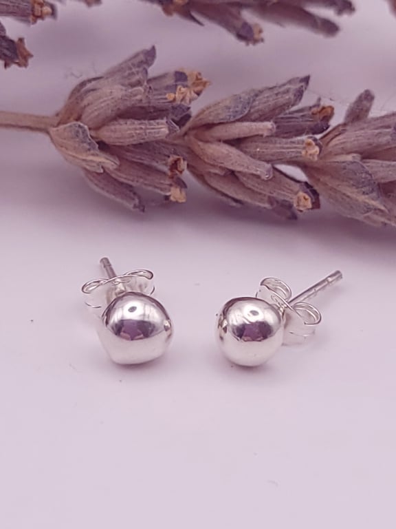 Classic & simple Sterling Silver Stud Earrings 