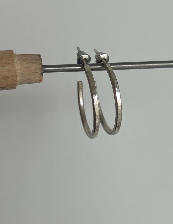 Silver hammered effect hoops - Everyday earrings - Sterling silver 925
