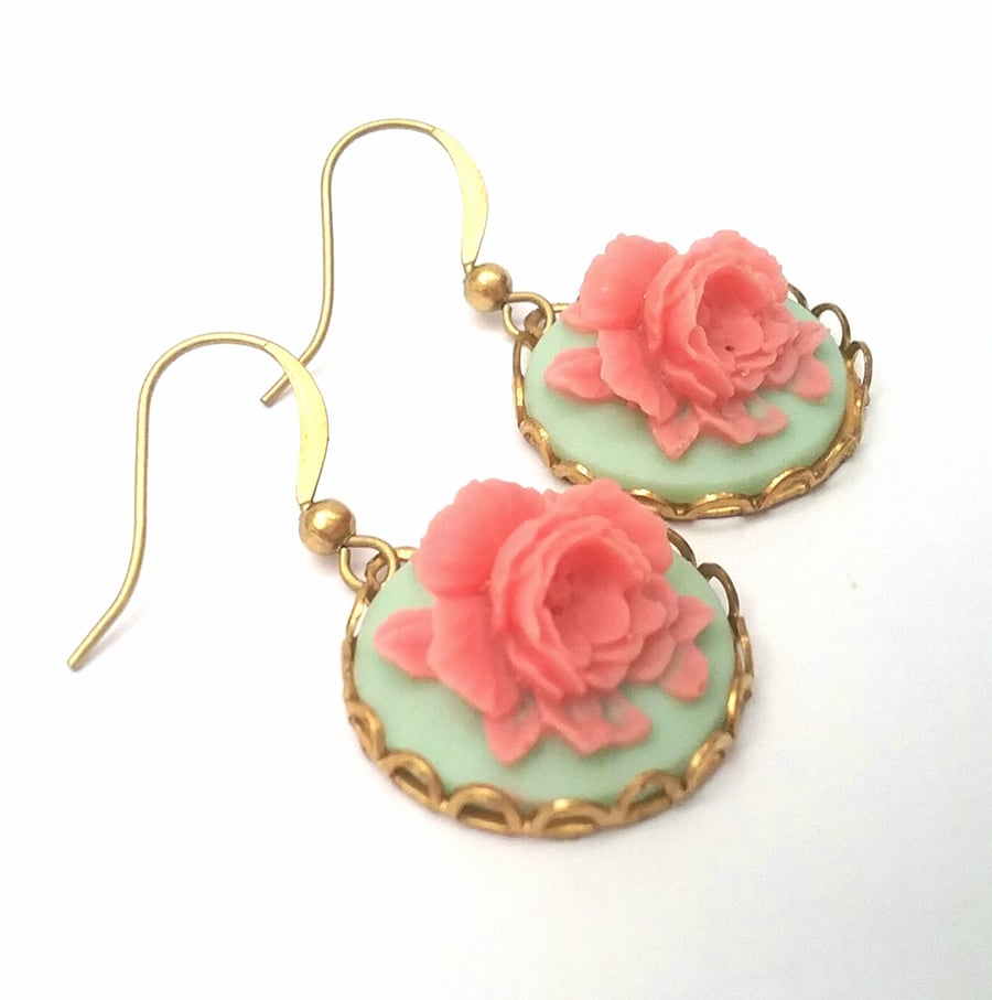 Detailed Rose Cabochon Earrings 