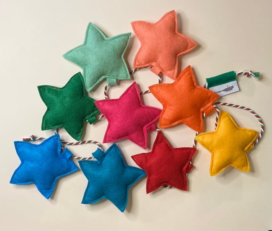9 LARGE STAR GARLAND