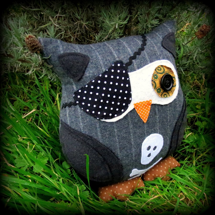 A pinstripe pirate owl cushion.  Owl pillow.  24cm tall.