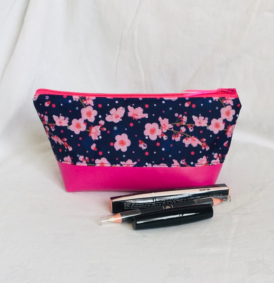 Pretty Cosmetic Bag, Small Craft Tools Zipped Pouch, Make up Bag, Gift Ideas.