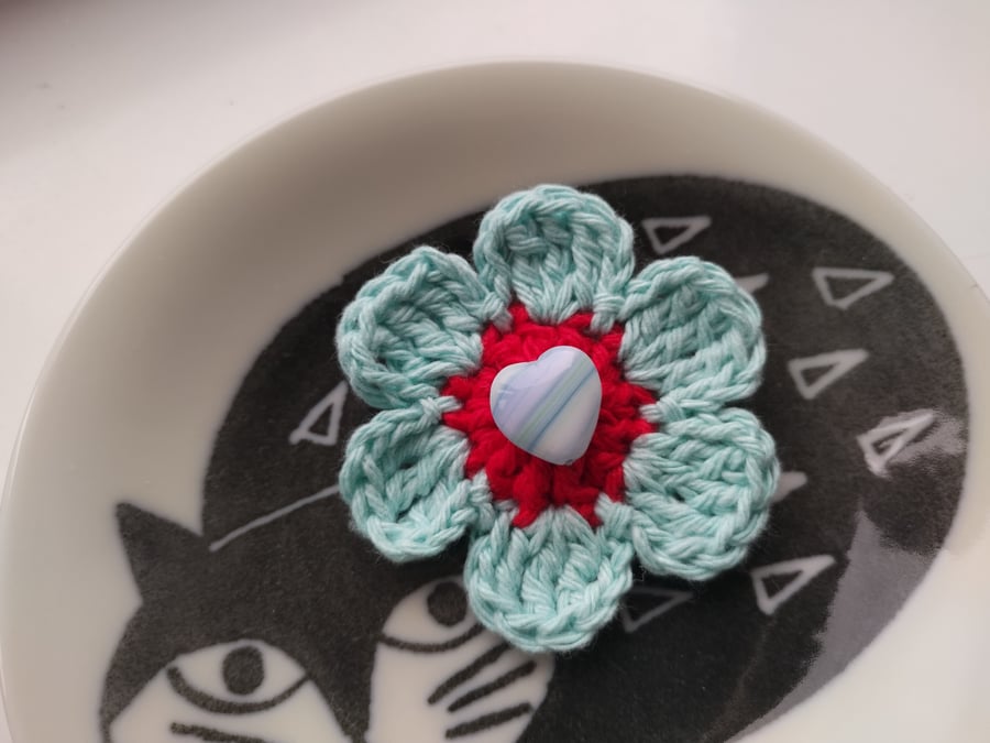 Crochet Flower Brooch - Blueish Heart