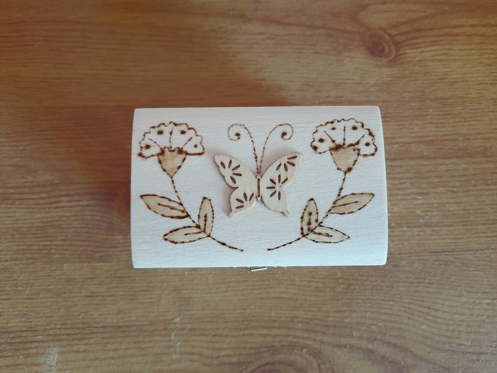 Floral Engraved Keepsake Box: Handmade Wooden Jewelry Storage.