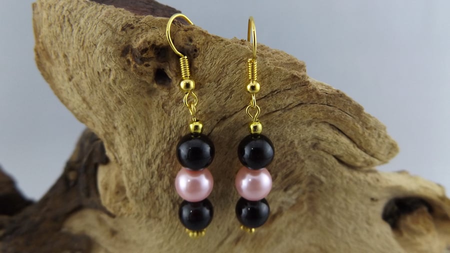 Pink shell pearl and black agate earrings