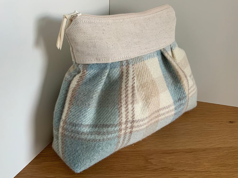 Pleated Cosmetic Bag, Zipped Purse, Make up Bag, Accessory Purse