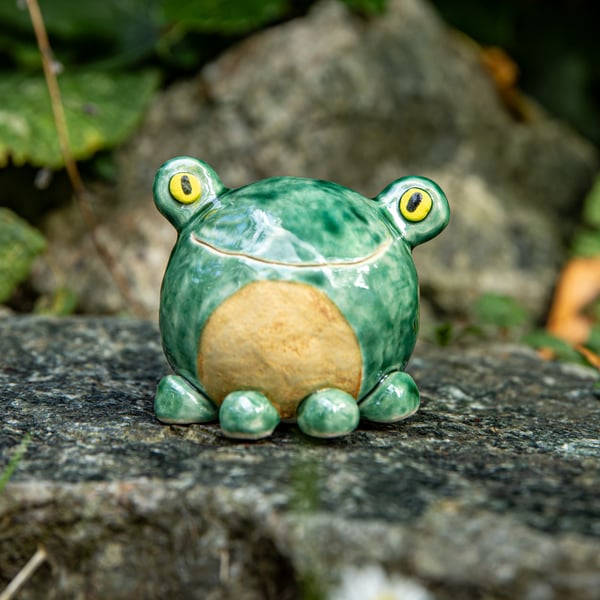 Ceramic wide mouth frog ornament