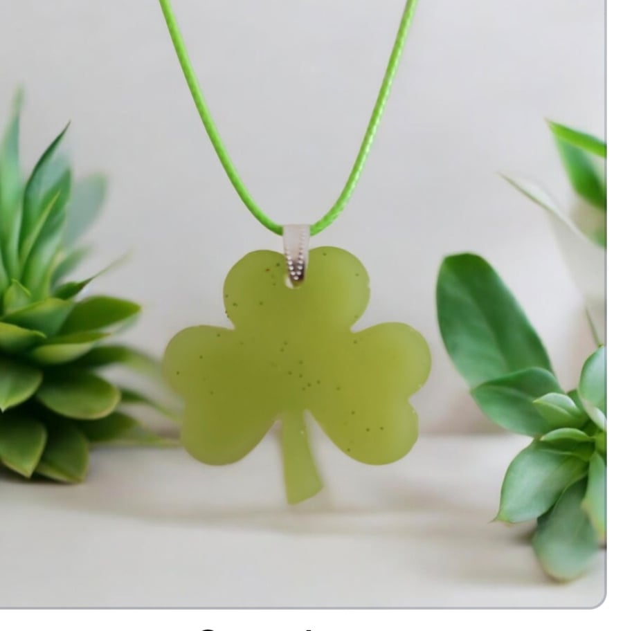 Clover necklace 