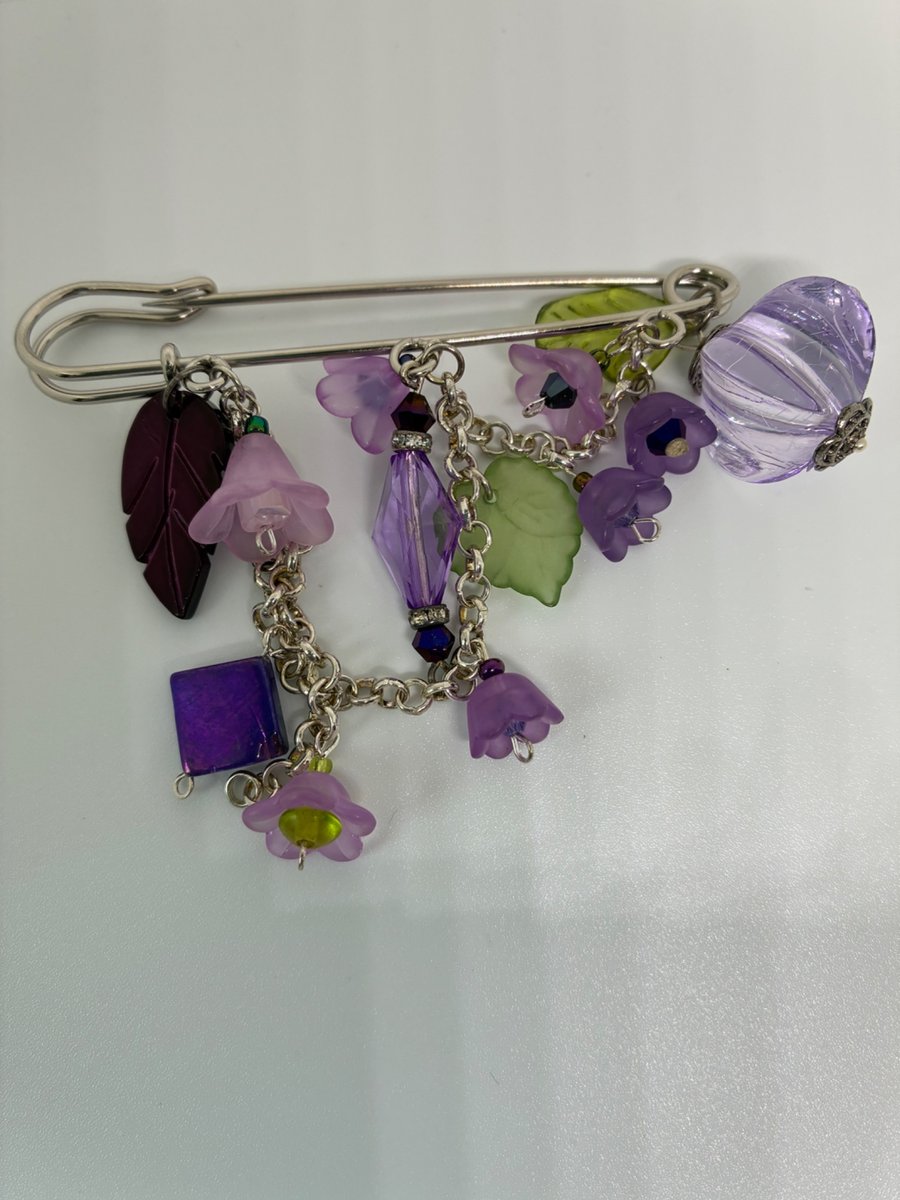 Lilac kilt pin